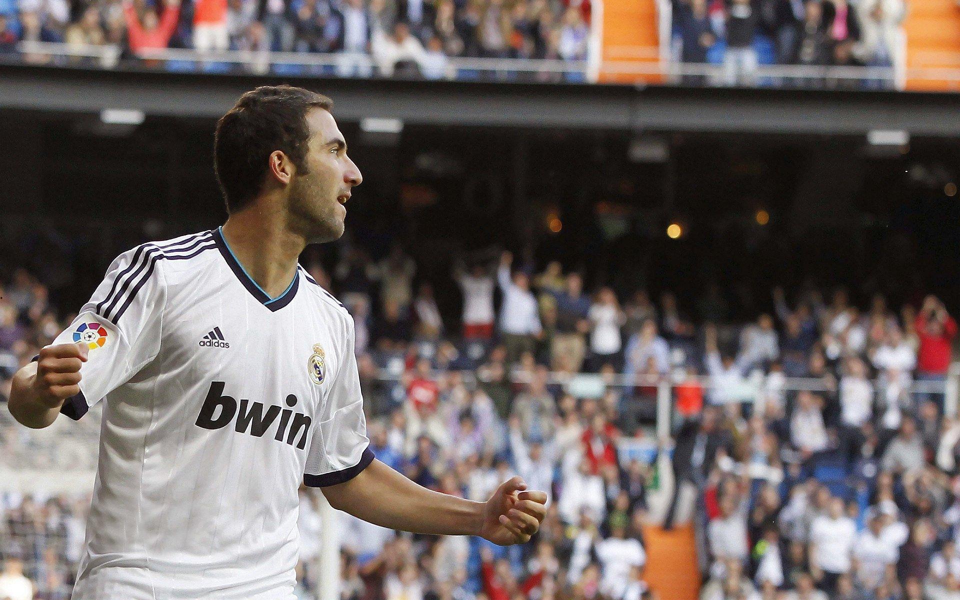 荷甲豪门埃因霍温锁定韩国攻击手黄喜灿，亚洲风暴或再袭荷甲赛场